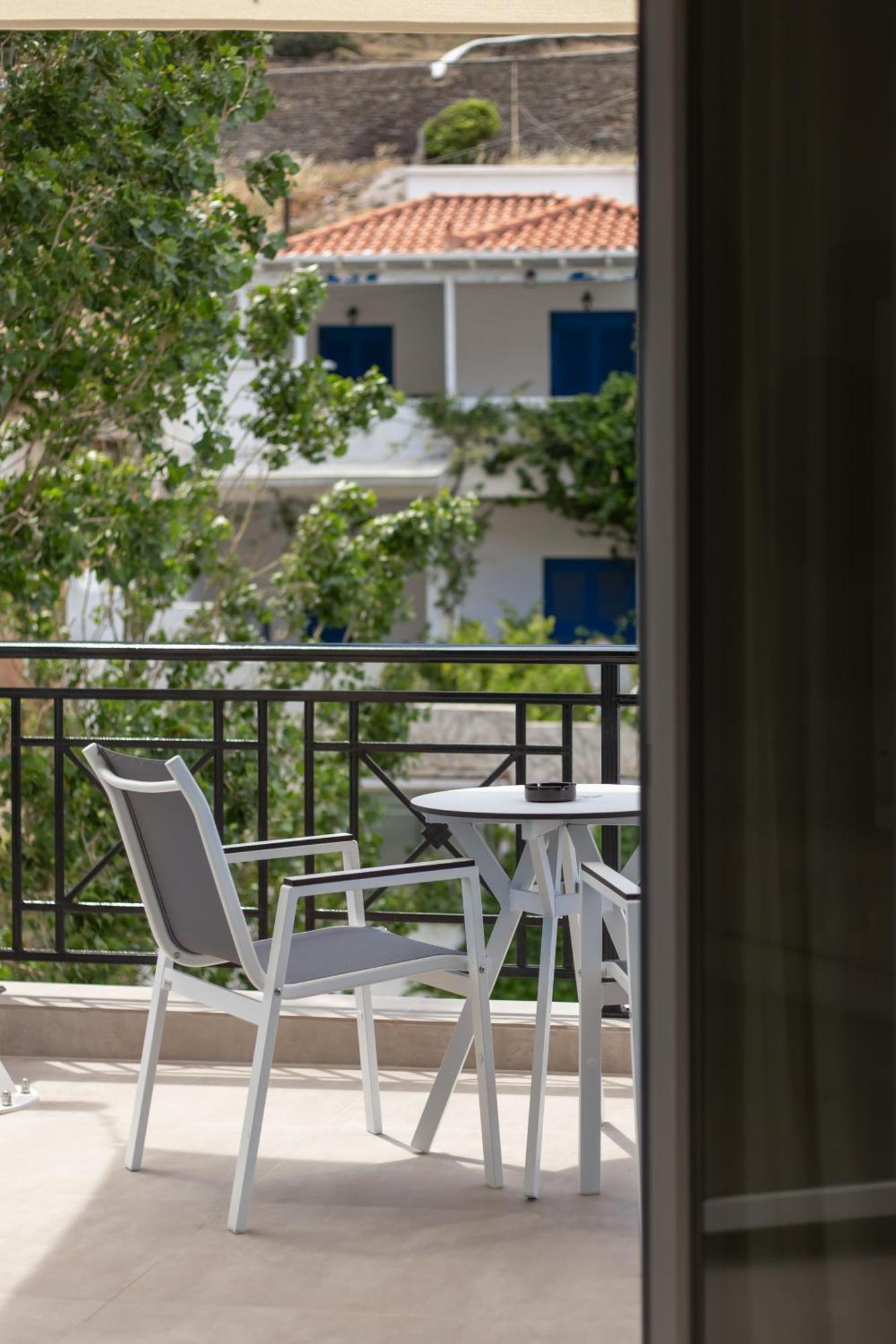 Andros Utopia Batsi  Luaran gambar